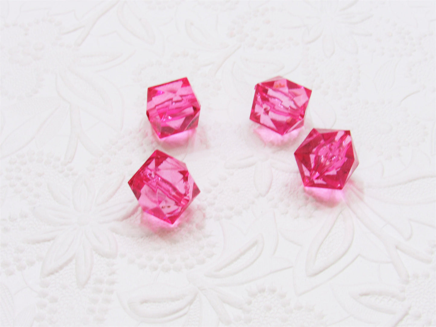 20mm Hot Pink Faceted Ice Cube Beads, Chunky Ice Cube Bead, Bubblegum Bead, Square Transparent Beads, Chunky Necklace Bead