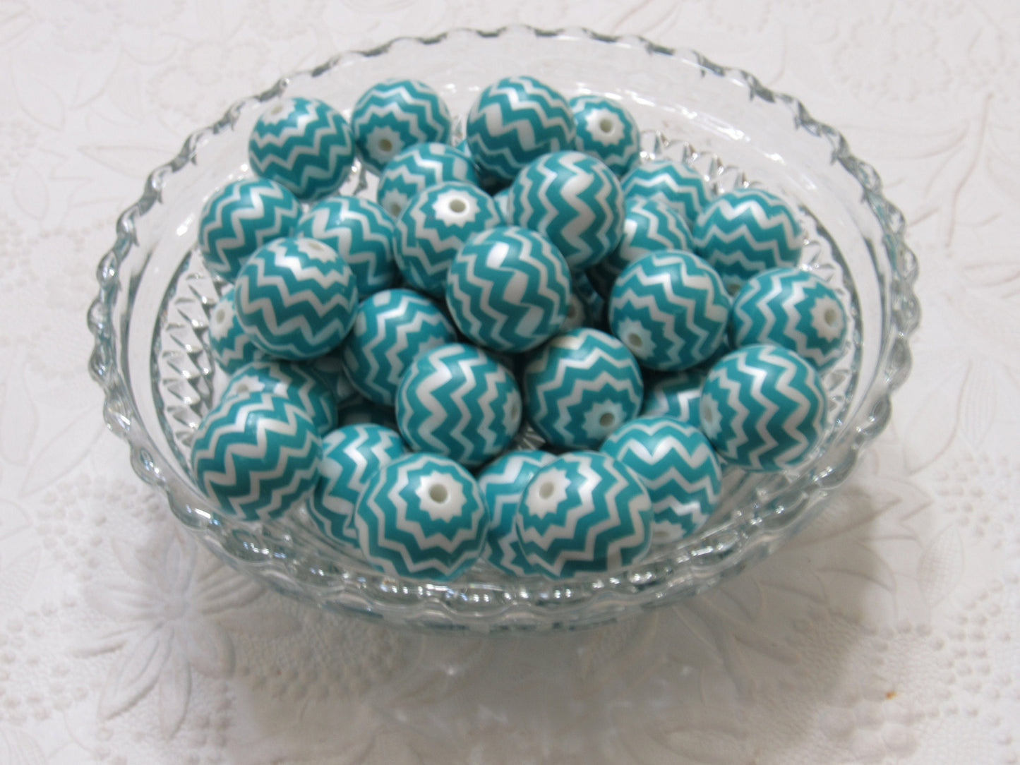 New Teal Chevron on Matte White Pearls, Bubblegum Beads, Chunky Gumball Beads, Bubblegum Bead Supply, Chunky Printed Pearl Beads