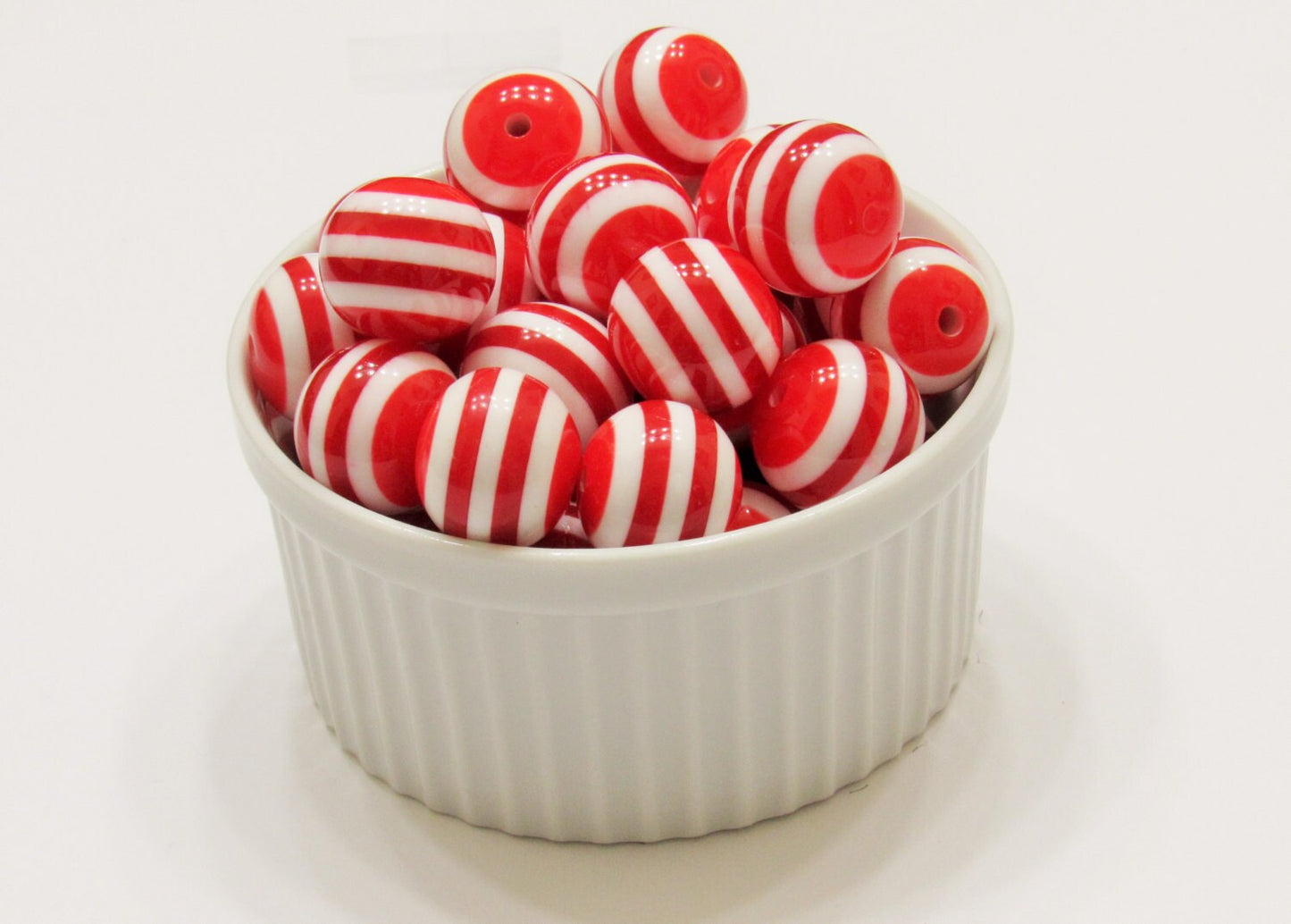 20mm Red And White Striped Bubblegum Beads, Chunky Beads, Striped Gumball Beads, Bubblegum Necklace Supply Beads, Bright Striped Beads
