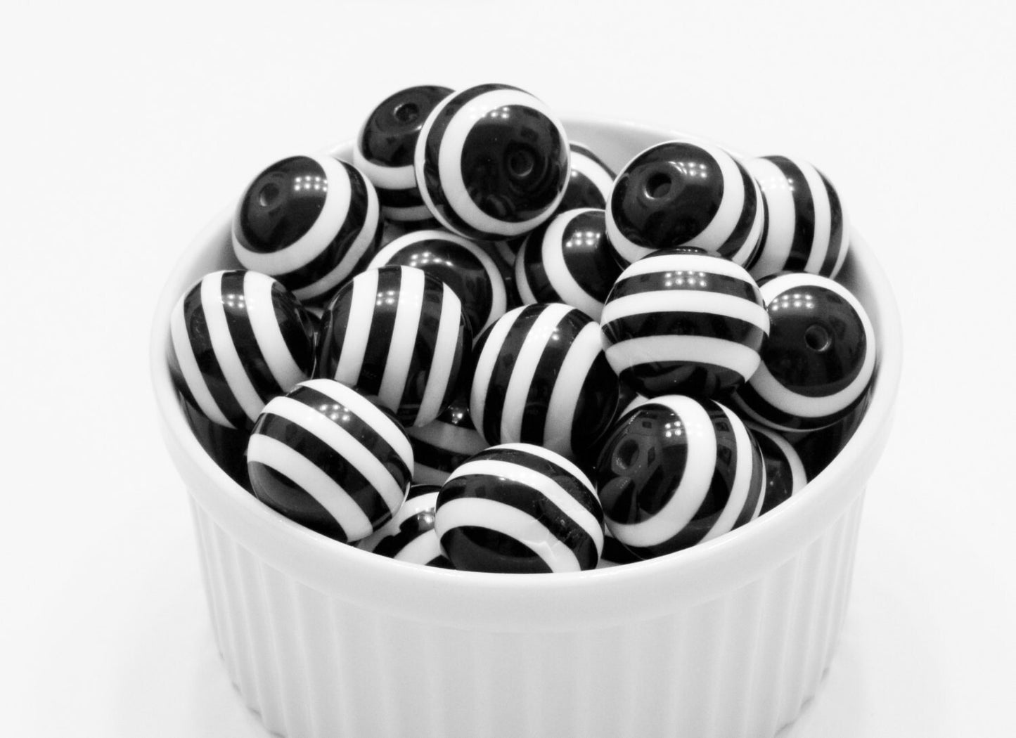 20mm Chunky Black & White Striped Bubblegum Beads, Chunky Gumballs Beads, Striped Gumball Beads, Chunky Necklace Supply Beads