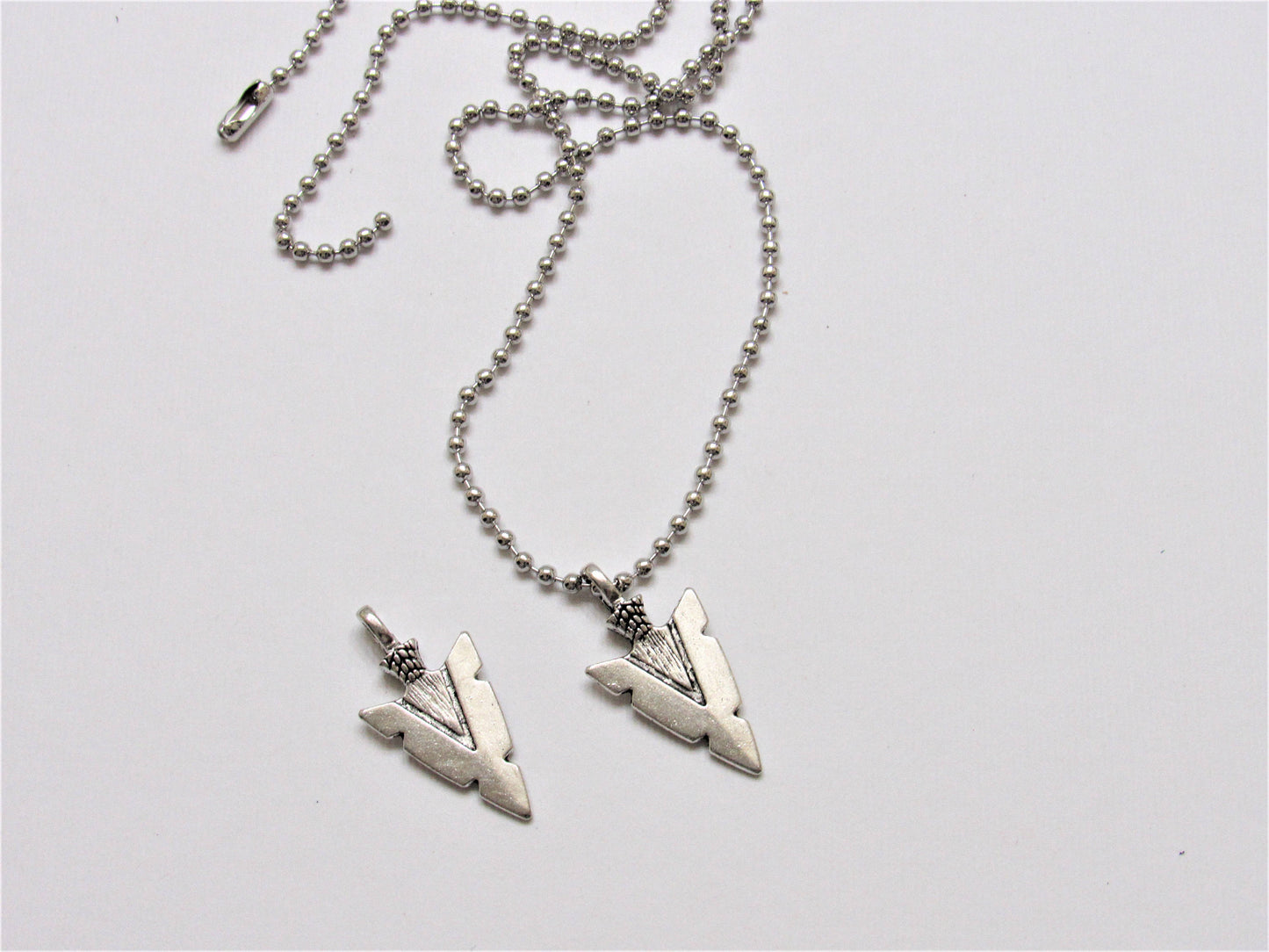 3 Arrow Head Pendant Tibetan StyleArrow Head Pendant, Antique Silver Color Pendant, Bubblegum Pendant, Chunky Arrow Pendant, Jewelry Supply