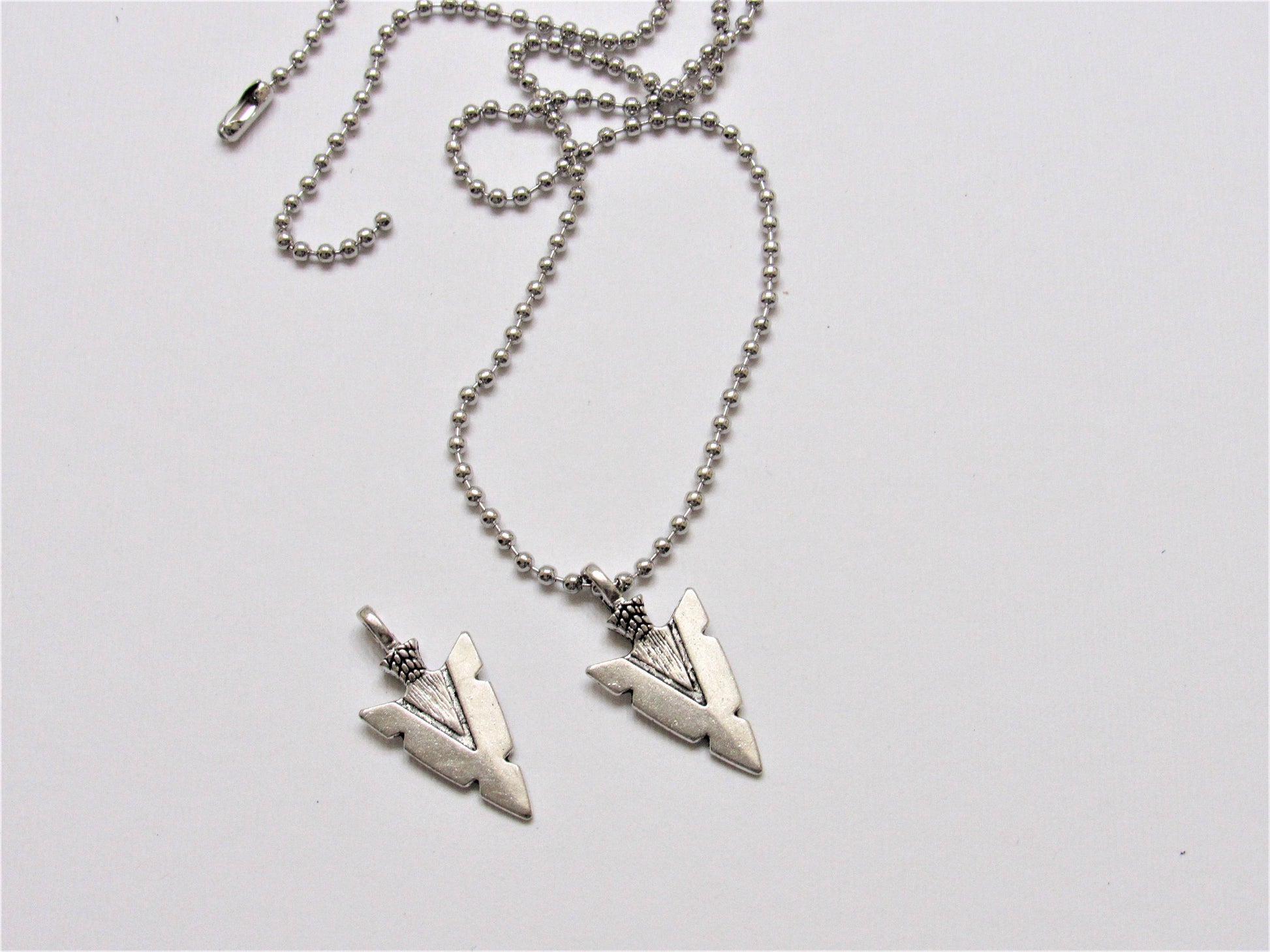 3 Arrow Head Pendant Tibetan StyleArrow Head Pendant, Antique Silver Color Pendant, Bubblegum Pendant, Chunky Arrow Pendant, Jewelry Supply