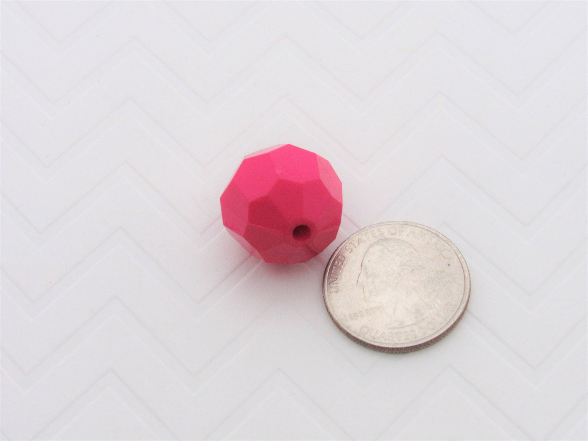 20mm Solid Hot Pink Faceted Beads, 10ct. Bubblegum Beads, Gumball Beads, Acrylic Bead, Bubblegum Bead, Solid Round Bead Chunky Necklace Bead