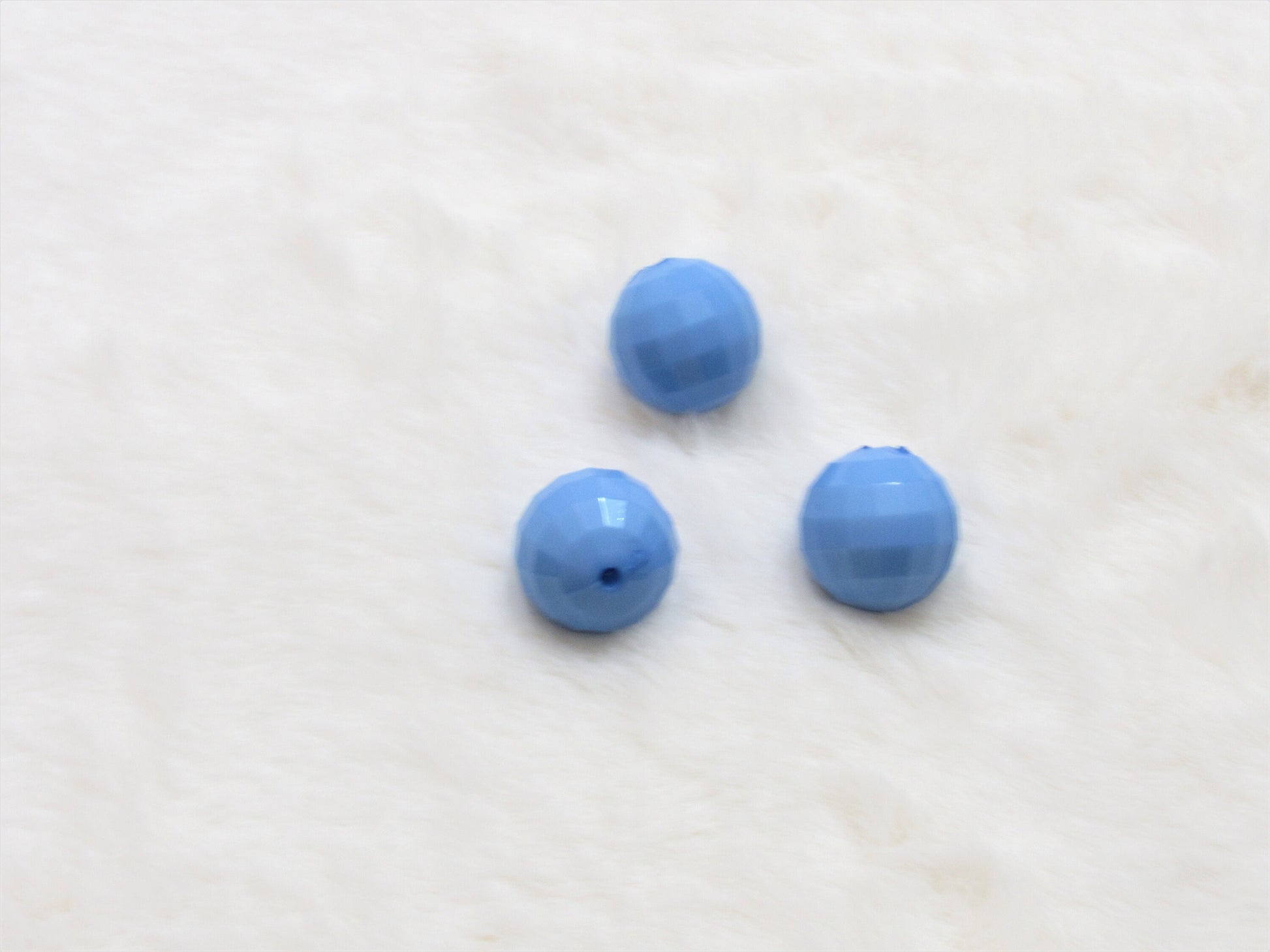 NEW 20mm Faceted LIght Blue Disco Bubblegum Bead, Chunky Beads, Round Acrylic Beads, Chunky Bead Supply, Bubblegum Necklace Supply Beads