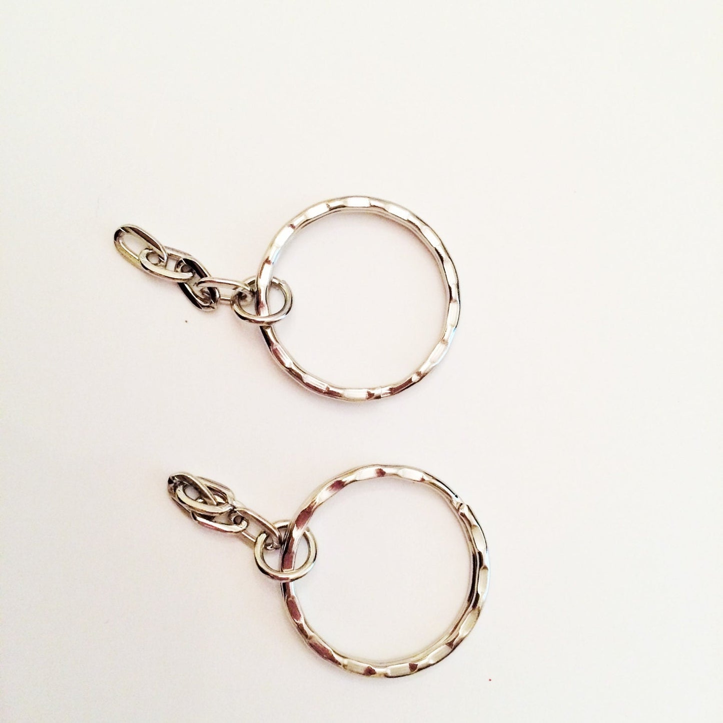 2 Silver Tone 25mm Key Rings With 1 Inch Chain, No One Likes To Lose Their keys, But It Happens, Keep A Spare So It Doesn't Happen Again